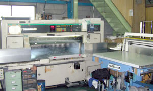 断裁機の実際の写真